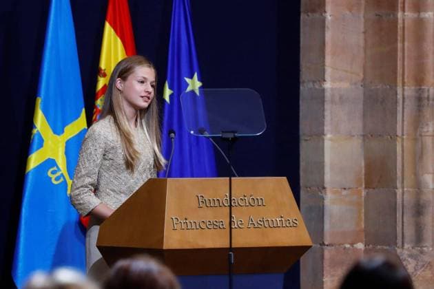 Entertainment Themen der Woche KW42 Entertainment Bilder des Tages Spain s Crown Princess Leonor delivers a speech during the Princess of Asturias Awards 2020 ceremony held at La Reconquista Hotel, in Oviedo, Spain, 16 October 2020. Princess of Asturias Awards 2020 !ACHTUNG: NUR REDAKTIONELLE NUTZUNG!  Copyright: xBallesterosx GRAF1966 20201016-637384742902740409