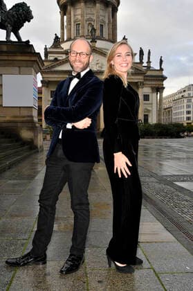 Jonathan Ware und Elsa Dreisig beim Photocall zur Verleihung des Opus Klassik 2020 vor dem Konzerthaus. Berlin, 18.10..2020