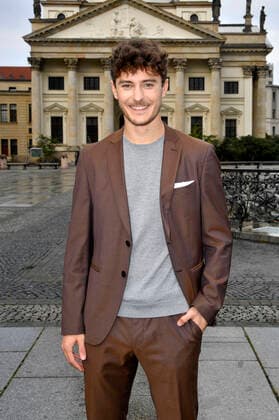 Jakub Jozef Orlinski beim Photocall zur Verleihung des Opus Klassik 2020 vor dem Konzerthaus. Berlin, 18.10..2020