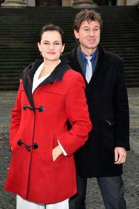 Raphaela Gromes und Julian Riem beim Photocall zur Verleihung des Opus Klassik 2020 vor dem Konzerthaus. Berlin, 18.10..2020