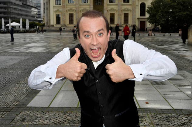 Daniel Behle beim Photocall zur Verleihung des Opus Klassik 2020 vor dem Konzerthaus. Berlin, 18.10..2020