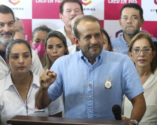 The presidential candidate of the Creemos electoral alliance Luis Fernando Camacho in a press conference in Santa Cruz, Bolivia, 19 October 2020. Luis Fernando Camacho on Monday avoided referring to the victory that Luis Arce, of the Movement for Socialism (MAS) is already celebrating, as he was awarded the exit polls, and asked to wait for the final result of the Supreme Electoral Tribunal. EFE Juan Carlos Torrejón Camacho avoids talking about Arce s victory until the final vote count !ACHTUNG: NUR REDAKTIONELLE NUTZUNG!  Copyright: xJuanxCarlosxTorrejónx AME2506 20201020-637387501796140655