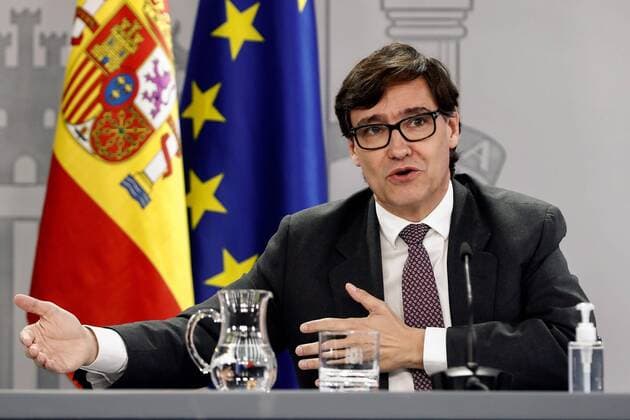 Spanish Health Minister, Salvador Illa, addresses a press conference after the weekly Cabinet s meeting at La Moncloa Palace, in Madrid, Spain, 20 October 2020. Illa announced that the Cabinet passed the pre-purchase of 31.5 million doses of Astrazeneca COVID-19 vaccine if it pass all security tests. Weekly Cabinet s meeting presser !ACHTUNG: NUR REDAKTIONELLE NUTZUNG!  Copyright: xMariscalx GRAF4179 20201020-637388013584507667