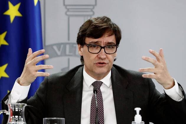 Spanish Health Minister, Salvador Illa, addresses a press conference after the weekly Cabinet s meeting at La Moncloa Palace, in Madrid, Spain, 20 October 2020. Illa announced that the Cabinet passed the pre-purchase of 31.5 million doses of Astrazeneca COVID-19 vaccine if it pass all security tests. Weekly Cabinet s meeting presser !ACHTUNG: NUR REDAKTIONELLE NUTZUNG!  Copyright: xMariscalx GRAF4173 20201020-637388013593257842