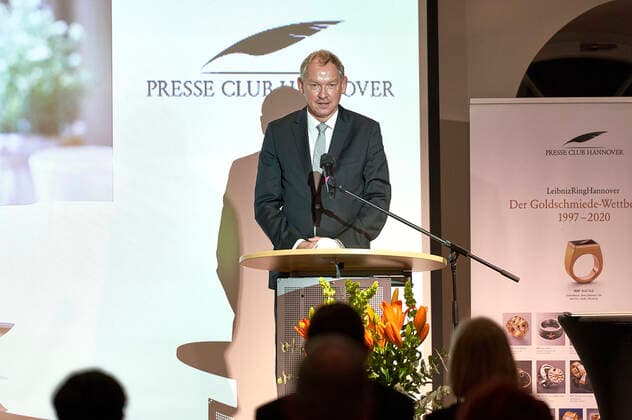 Lutz Marmor bei der Verleihung des Leibniz-Ring-Hannover 2020 an Rolf Zick im Leineschloss. Mit dem Leibniz-Ring-Hannover ehrt der Presse Club Hannover seit 1997 jährlich Persönlichkeiten oder Institutionen, die durch eine herausragende Leistung auf sich aufmerksam gemacht oder durch ihr Lebenswerk ein besonderes Zeichen gesetzt haben. Hannover, 20.10.2020