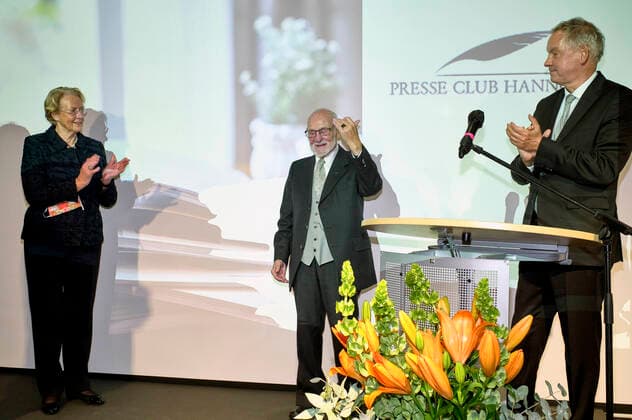 Eske Nannen, Rolf Zick und Lutz Marmor bei der Verleihung des Leibniz-Ring-Hannover 2020 an Rolf Zick im Leineschloss. Mit dem Leibniz-Ring-Hannover ehrt der Presse Club Hannover seit 1997 jährlich Persönlichkeiten oder Institutionen, die durch eine herausragende Leistung auf sich aufmerksam gemacht oder durch ihr Lebenswerk ein besonderes Zeichen gesetzt haben. Hannover, 20.10.2020