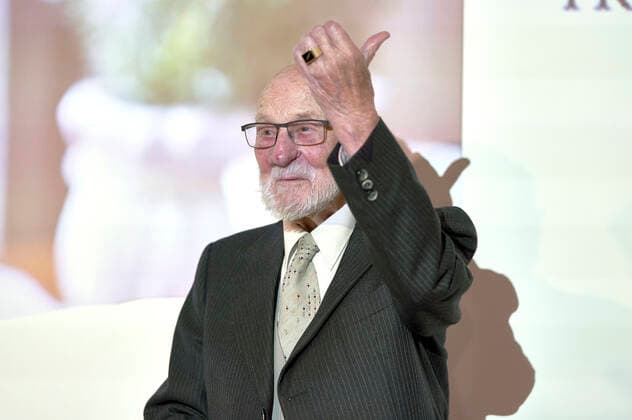 Rolf Zick bei der Verleihung des Leibniz-Ring-Hannover 2020 an Rolf Zick im Leineschloss. Mit dem Leibniz-Ring-Hannover ehrt der Presse Club Hannover seit 1997 jährlich Persönlichkeiten oder Institutionen, die durch eine herausragende Leistung auf sich aufmerksam gemacht oder durch ihr Lebenswerk ein besonderes Zeichen gesetzt haben. Hannover, 20.10.2020