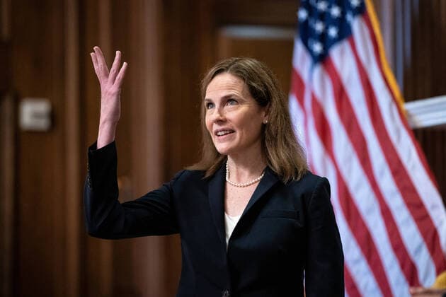 News Themen der Woche KW43 News Bilder des Tages October 21, 2020, Washington, District of Columbia, USA: Judge Amy Coney Barrett, United States President Donald J. Trump™s Nominee for Supreme Court, gestures during a photo with United States Senator Roy Blunt (Republican of Missouri), before a meeting on Capitol Hill in Washington DC, on October 21st, 2020 Washington USA - ZUMAs152 20201021_zaa_s152_007 Copyright: xAnnaxMoneymakerx-xPoolxViaxCnpx