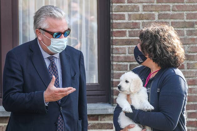 Bilder des Jahres 2020, Entertainment 10 Oktober Entertainment Themen der Woche KW43 Entertainment Bilder des Tages Prince Laurent of Belgium pictured during a royal visit to the Belgian centre for guide dogs in Tongeren, datetext.  BRUNOxFAHY 2569174