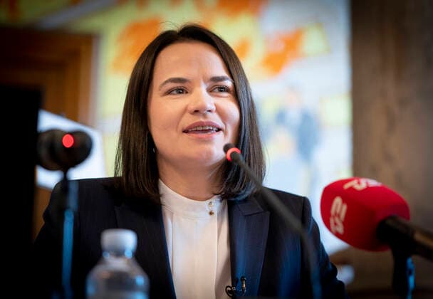 Bilder des Jahres 2020, News 10 Oktober News Themen der Woche KW43 Pressemoede med hviderussisk oppositionspolitiker Svetlana Tikhanovskaja paa Christiansborg, torsdag den 22. oktober 2020. Svetlana Tikhanovskaja er paa et to dages besoeg i Danmark for bl.a. at modtage Politikens Frihedspris.. , Copenhagen Denmark *** Press conference with Belarusian opposition politician Svetlana Tikhanovskaja at Christiansborg, Thursday 22 October 2020 Svetlana Tikhanovskaja is on a two-day visit to Denmark to receive the Politics Freedom Prize, Copenhagen Denmark  Copyright: Ritzau Scanpix LiselottexSabroex COP102 spdk20201022-142958-L