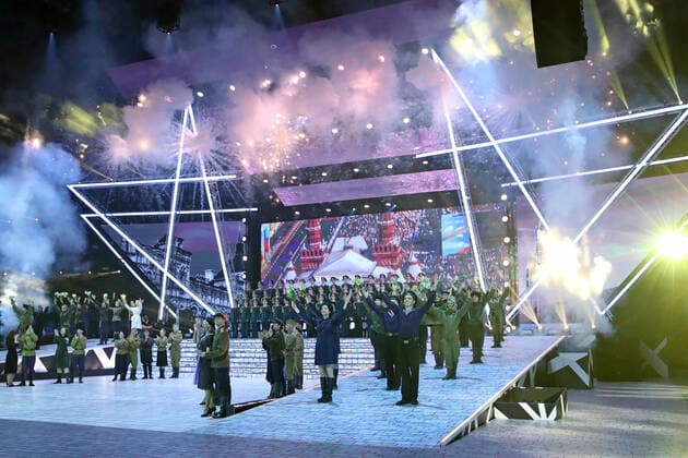 MOSCOW, RUSSIA - OCTOBER 23, 2020: Artists perform during the Athletes Salute the Great Victory concert held at the Megasport Sport Palace to mark this year s 75th anniversary of the victory in World War II. Vyacheslav Prokofyev TASS  TS0EBE18