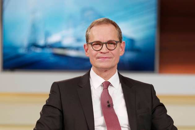 Michael Müller bei Anne Will 2020-10-25, Berlin, Deutschland - Michael Müller (SPD), Regierender Bürgermeister von Berlin, zu Gast bei Anne Will im Ersten Deutschen Fernsehen. Thema der Politiktalkrunde: Corona-Infektionen erreichen Höchstwerte - hat Deutschland noch die richtige Strategie?