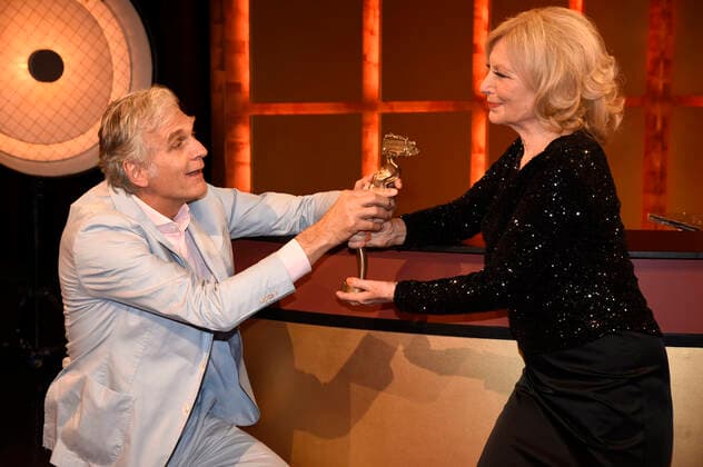 Walter Sittler und Maren Kroymann bei der Verleihung vom Bayerischen Kabarettpreis 2020 im BR-Studio. Unterföhring, 26.10.2020