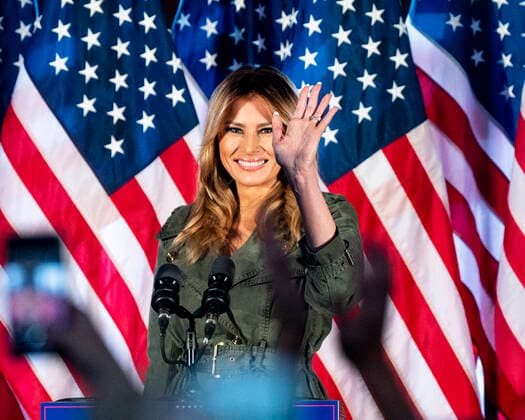 Bilder des Jahres 2020, News 10 Oktober News Themen der Woche KW44 News Bilder des Tages October 27, 2020, Atglen, Pennsylvania, USA: First Lady MELANIA TRUMP speaking at a rally for her husband Donald Trump for president at The Barn at Stoneybrooke. Atglen USA - ZUMAb161 20201027_zap_b161_016 Copyright: xMichaelxBrochsteinx