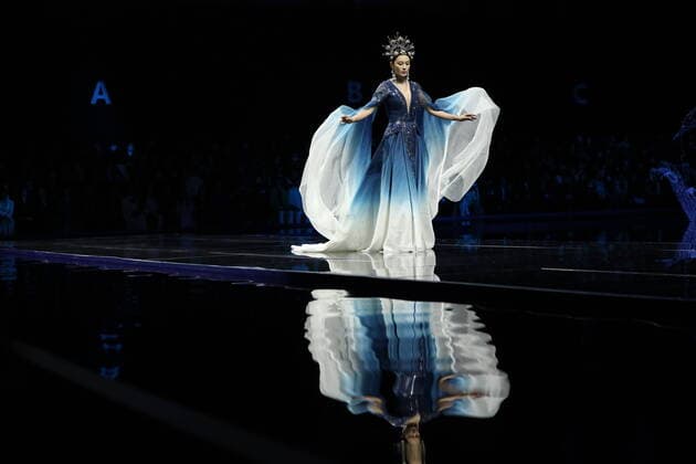 Bilder des Jahres 2020, Entertainment 10 Oktober Entertainment Themen der Woche KW44 Entertainment Bilder des Tages October 28, 2020, Beijing, China: Chinese actress, singer and model Zhang Xinyu attends Legend of Gaiya Fashion Show in Beijing, China, 24 October 2020. Beijing China  - ZUMAc43_ 20201028_zaf_c43_090 Copyright: xNiuxGuoqingx