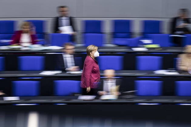 Angela Merkel, Bundeskanzlerin, aufgenommen im Rahmen einer Debatte zur Politik der Bundesregierung in der Corona-Pandemie im Deutschen Bundestag in Berlin, 29.10.2020. Berlin Deutschland