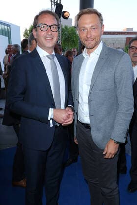 Nacht der Sueddeutschen 14.05.2018 Politiker Alexander Dobrindt (CSU) + Christian Lindner (FDP) bei der Nacht der Sueddeutschen Zeitung im Kulturforum, Matthaeikirchplatz, Berlin - 14.05.2018 -