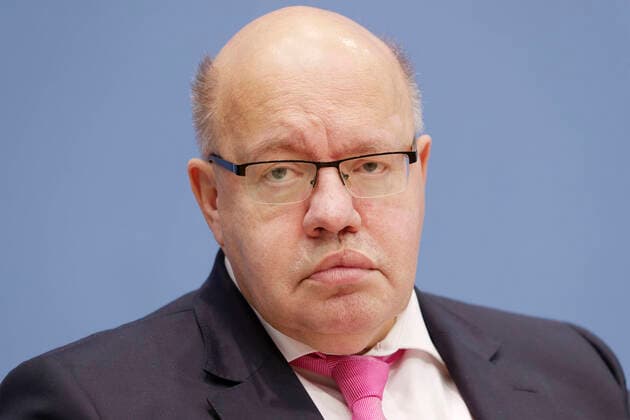Peter Altmaier 2020-10-30, Berlin, Deutschland - Bundespressekonferenz: Bundeswirtschaftsminister Peter Altmaier (CDU) stellt die Herbstprognose 2020 der Bundesregierung vor.