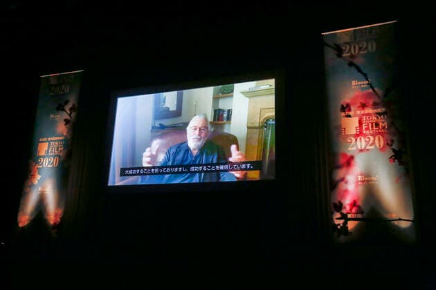 Bilder des Jahres 2020, Entertainment 10 Oktober Entertainment Themen der Woche KW44 Entertainment Bilder des Tages October 31, 2020, Tokyo, Japan: A big screen shows a video message from the actor Robert De Niro during the Opening Ceremony for the 33rd Tokyo International Film Festival (TIFF) at Tokyo International Forum Hall. This year, TIFF is implementing measures to prevent the spreading of the new coronavirus during the film festival which runs from October 31 to November 9. Tokyo Japan - ZUMAm191 20201031_zap_m191_096 Copyright: xRodrigoxReyesxMarinx