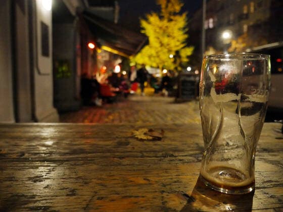 31.10.2020, Berlin - Deutschland. Die Party ist aus, es gibt wieder schärfere Corona-Regeln für die Gastronomie.