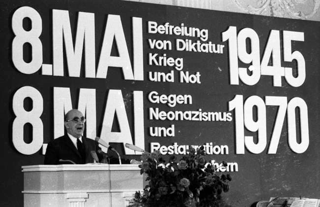 8.Mai 1945 als Tag der Befreiung 1970 begangen. DEU, Deutschland, Bonn: Mit einem internationalen Festakt gedachte die Vereinigung der Verfolgten des NS-Regimes ( VVN) dem 8.Mai 1945 als Tag der Befreiung vom NS-Regime. DEU, Germany, Bonn: With an international ceremony, the Association of the Persecuted of the Nazi Regime (VVN) commemorated May 8, 1945 as the day of liberation from the Nazi regime. NRW *** 8 May 1945 as the day of liberation 1970 DEU, Germany, Bonn With an international ceremony, the Association of the Persecuted of the Nazi Regime VVN commemorated 8 May 1945 as the day of liberation from the Nazi regime DEU, Germany, Bonn With an international ceremony, the Association of the Persecuted of the Nazi Regime VVN commem