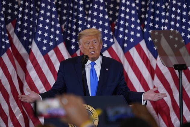 Bilder des Jahres 2020, News 11 November News Themen der Woche KW45 News Bilder des Tages November 4, 2020, Washington, District of Columbia, USA: United States President Donald J. Trump makes a statement to the nation as his supporters look on in the East Room of the White House in Washington, DC on Election Night, Wednesday, November 4, 2020 Washington USA - ZUMAs152 20201104_zaa_s152_016 Copyright: xChrisxKleponisx