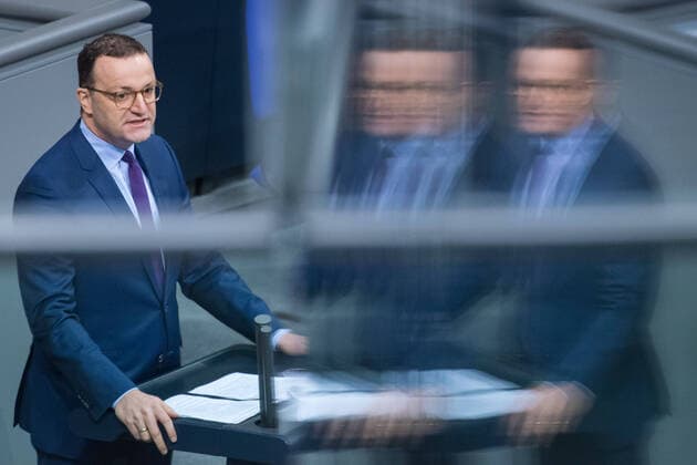 News Bilder des Tages Berlin, Plenarsitzung im Bundestag Deutschland, Berlin - 06.11.2020: Im Bild ist Jens Spahn (Bundesminister für Gesundheit, cdu) während der Sitzung des deutschen Bundestags zu sehen. Berlin Bundestag Berlin Deutschland