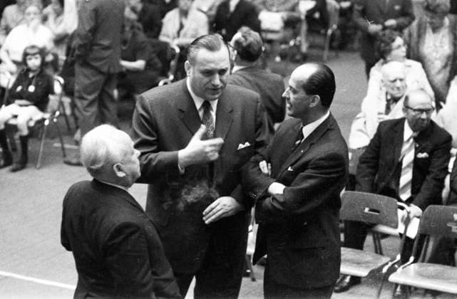Treffen der Vertriebenen aus Waldenburg ca.1969 DEU, Deutschland, Dortmund: Treffen der Vertriebenen aus Waldenburg , einem Teilgebiet Schlesiens in der Dortmunder Westfalenhalle um ca. 1969. Heinrich Windelen ( CDU) r. mit Heinrich Sundermann ( M.) DEU, Germany, Dortmund: Meeting of displaced persons from Waldenburg, a part of Silesia, in the Dortmund Westfalenhalle around 1969. NRW *** Meeting of displaced persons from Waldenburg ca 1969 DEU, Germany, Dortmund Meeting of displaced persons from Waldenburg, a part of Silesia, in the Dortmund Westfalenhalle around 1969 Heinrich Windelen CDU r with Heinrich Sundermann M DEU, Germany, Dortmund Meeting of displaced persons from Waldenburg, a part of Silesia, in the Dortmund Westfalenhalle aro