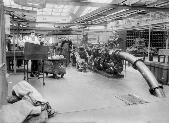Pneumatic Tube, Pennsylvania Terminal Post Office (now called James A. Farley Building), New York City, New York, USA, Bain News Service, 1914  Copyright: xCircaxImagesx ghi-circa09037