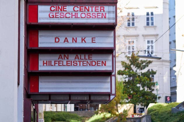 Wien, Austria - November 06, 2020: Gedenken an den Terroranschlag vom 02.11.2020, Cine Center mit Dankesaufschrift. Wien Wien Austria