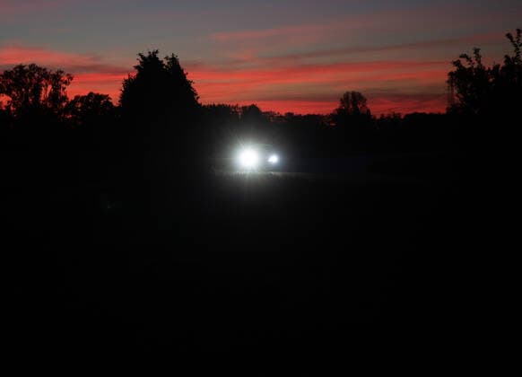LED-Scheinwerfer sorgen für mehr Blendungen im Abendverkehr. EMWE. 15.04.2020 Lampertheim LED-Scheinwerfer sorgen für mehr Blendungen im Abendverkehr.