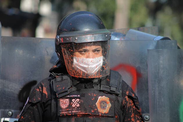 MEXICO CITY,, MEXICO - NOVEMBER 11: Riot police confront protesters during a demonstration who demand justice for the Femicide of Bianca Alejandrina Alexis in Cancun on November 11, 2020 in Mexico City, Mexico. Credit: Ricardo Castelan Cruz Eyepix Group The Photo Access MEX - 2020 - Protest Against The Femicide In Mexico City  Copyright: xRicardoxCastelanxCruzx
