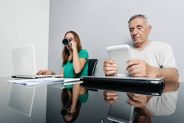 Telecommuting employees working with gadgets Seville, AL, Spain CR_JURA201024-529295-01 ,model released, Symbolfoto