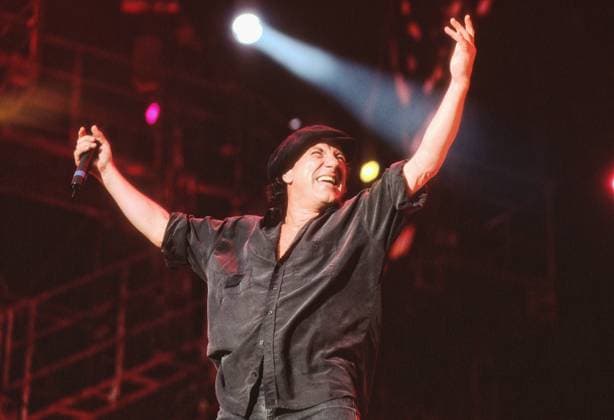 29 June 2001 --- Singer Brian Johnson of Australian band AC DC performing live in concert at the during the Stiff Upper Lip tour at Frankenstadion in Nuremberg, Germany, 29 June 2001 - - - --- - - - Photo: Hans-Martin Issler --- AC DC live