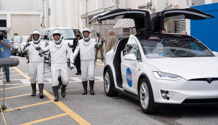 November 12, 2020, Cape Canaveral, FL, United States of America: The NASA SpaceX Commercial Crew astronauts walk out of the Neil A. Armstrong Operations and Checkout Building to depart for Launch Complex 39A during a dress rehearsal at the Kennedy Space Center November 12, 2020 in Cape Canaveral, Florida. Standing from left to right are: NASA astronauts Victor Glover, Mike Hopkins, and JAXA astronaut Soichi Noguchi. Cape Canaveral United States of America - ZUMAp138 20201112_zaa_p138_014 Copyright: xJoelxKowsky Nasax