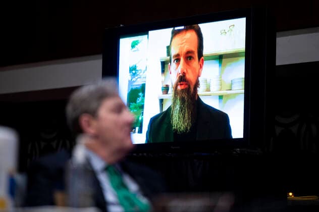 Bilder des Jahres 2020, News 11 November News Themen der Woche KW47 News Bilder des Tages Jack Dorsey, Chief Executive Officer of Twitter, testifies remotely as United States Senator John Neely Kennedy (Republican of Louisiana), looks on during the Senate Judiciary Committee hearing on Breaking the News: Censorship, Suppression, and the 2020 Election on Tuesday, Nov. 17, 2020. Copyright: xChipxSomodevillax xPoolxviaxCNPx MediaPunchx