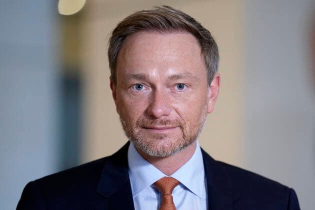 191. Sitzung des Deutschen Bundestag in Berlin Aktuell, 18.11.2020, Berlin, Christian Lindner (FDP) im Portrait bei einem Interview waehrend der Abstimmung zur epedemischen Lage (Corona) bei der 191. Sitzung des Deutschen Bundestag in Berlin Berlin Berlin Deutschland