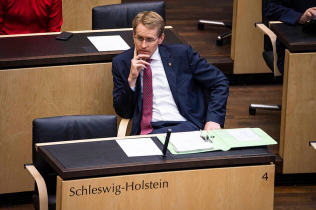 Ministerpraesident von Schleswig-Holstein Daniel Guenther Sondersitzung des Bundesrates zur Abstimmung von Veraenderungen des Bevoelkerungsschutzgesetz in Berlin am 18. November 2020. Sondersitzung des Bundesrates