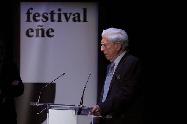 Entertainment Themen der Woche KW47 Peruvian writer Mario Vargas Llosa delivers a speech after receiving the 2020 EÑE Festival Award at Circulo de Bellas Artes in Madrid, Spain, 20 November 2020. Peruvian writer Vargas Llosa receives the 2020 EÑE Festival Award !ACHTUNG: NUR REDAKTIONELLE NUTZUNG!  Copyright: xJuanJoxMartínx GRAF2416 20201120-637414980364187497