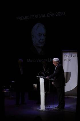 Peruvian writer Mario Vargas Llosa delivers a speech after receiving the 2020 EÑE Festival Award at Circulo de Bellas Artes in Madrid, Spain, 20 November 2020. Peruvian writer Vargas Llosa receives the 2020 EÑE Festival Award !ACHTUNG: NUR REDAKTIONELLE NUTZUNG!  Copyright: xJuanJoxMartínx GRAF2422 20201120-637414980372781245