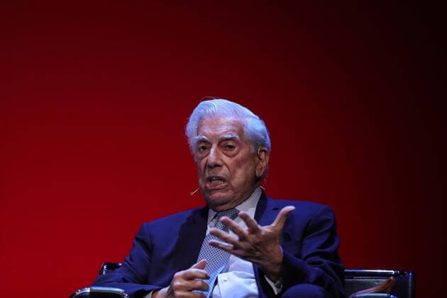 Bilder des Jahres 2020, Entertainment 11 November Entertainment Bilder des Tages Peruvian writer Mario Vargas Llosa attends the 2020 EÑE Festival Award at Circulo de Bellas Artes in Madrid, Spain, 20 November 2020. Vargas Llosa will receive the 2020 EÑE Festival Award as a tribute of his writer career. Peruvian writer Vargas Llosa receives the 2020 EÑE Festival Award !ACHTUNG: NUR REDAKTIONELLE NUTZUNG!  Copyright: xJuanJoxMartínx GRAF2434 20201120-637414983628800668