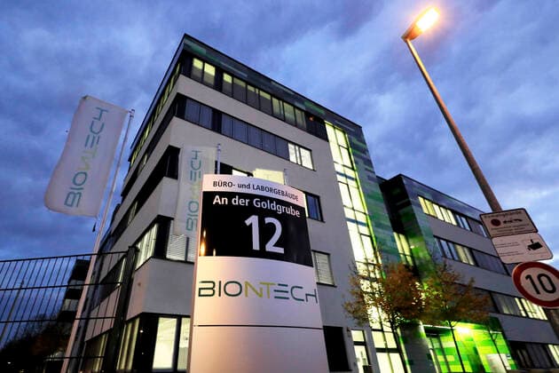 BIONTECH ZENTRALE in Mainz COVID 19 BIONTECH PFIZER SARS-CoV-2 VACCINE Impfung- Impfstoff 20.11.2020 in Mainz