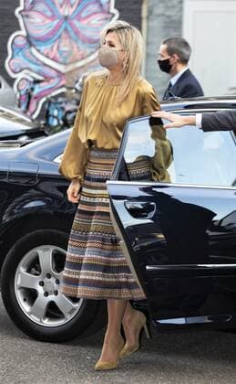 23-11-2020 Amsterdam Queen Maxima arriving at the award ceremony, to ISH Dance Collective, of the Prins Bernhard Cultuurfonds 2020 at the Kromhouthal in Amsterdam. The Cultuurfonds awards this oeuvre prize of 150.000 euro, annually to a person or institution with a great track record in the field of culture, nature or science in the Netherlands  Copyright: xPPEx