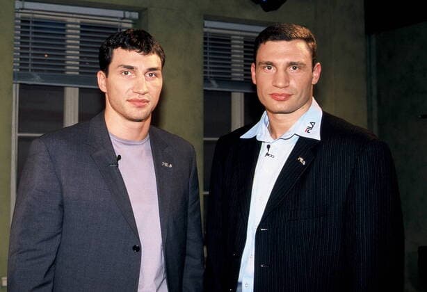 Die Boxer Vitali + Wladimir KLITSCHKO aufgenommen 05.03.2001 *** The boxers Vitali Wladimir KLITSCHKO recorded 05 03 2001