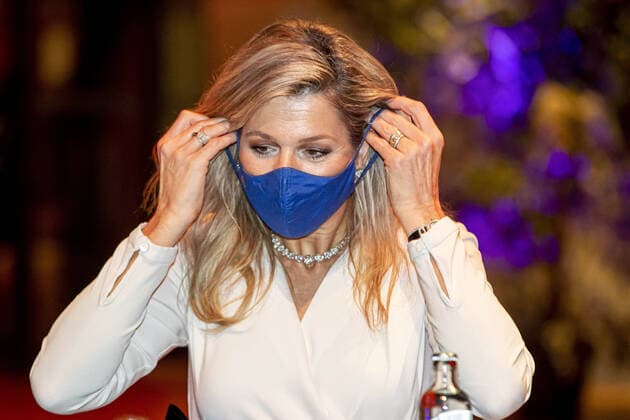 25-11-2020 Amsterdam Queen Máxima during the announcement of the winners of the Koning Willem I prize in the Beurs van Berlage in Amsterdam The Koning Willem I Foundation was established in 1958 on the initiative of De Nederlandsche Bank by a number of organizations associated with the business community. The aim of the foundation is to give new impulses to the national economy and thus to increase the reputation of the Dutch business community.  Copyright: xxPPE pool RPE vanxKatwijkx