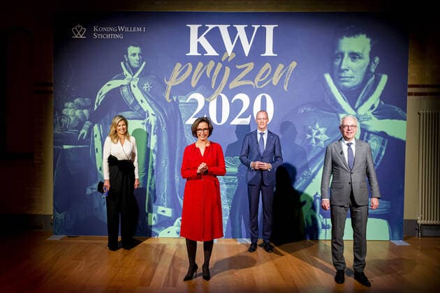 25-11-2020 Amsterdam Queen Máxima during the announcement of the winners of the Koning Willem I prize in the Beurs van Berlage in Amsterdam The Koning Willem I Foundation was established in 1958 on the initiative of De Nederlandsche Bank by a number of organizations associated with the business community. The aim of the foundation is to give new impulses to the national economy and thus to increase the reputation of the Dutch business community.  Copyright: xPPEx