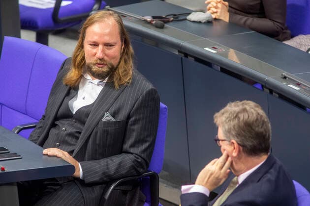 Deutschland, Berlin, Bundestag, 195. Sitzung, Regierungserklärung von Bundeskanzlerin Angela Merkel CDU zur Corona Lage, Anton Hofreiter B90 Grüne, Michael Grosse-Brömer CDU, 26.11.2020
