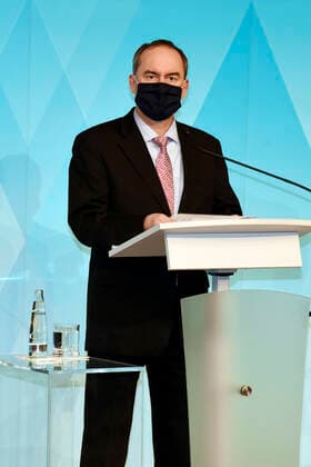 Hubert Aiwanger bei der Pressekonferenz zu den aktuellen Entwicklungen der Corona-Pandemie und Verschärfung der Maßnahmen zu deren Eindämmung im Prinz Carl Palais. München, 26.11.2020