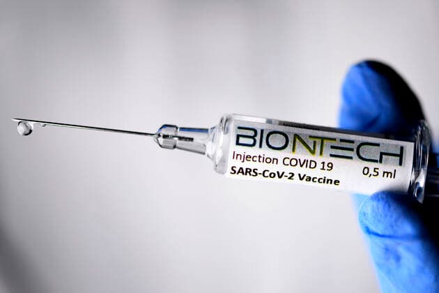 BIONTECH Impfstoff SYMBOLBILD STOCK FOTO COVID 19 SARS-CoV-2 VACCINE Impfung- Impfstoff Stock Bilder vom 22.11.2020 Meerbusch