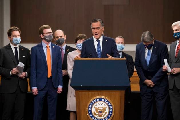 Bilder des Jahres 2020, News 12 Dezember News Themen der Woche KW49 News Bilder des Tages December 1, 2020, Washington, District of Columbia, USA: United States Senator Mitt Romney (Republican of Utah) speaks at a Capitol Hill press conference in Washington, DC announcing a bipartisan $908 billion COVID emergency relief framework that is designed to break the partisan deadlock and bring economic relief to millions of Americans on Tuesday, December 1, 2020. Washington USA - ZUMAs152 20201201_zaa_s152_077 Copyright: xRodxLamkeyx-xCnpx